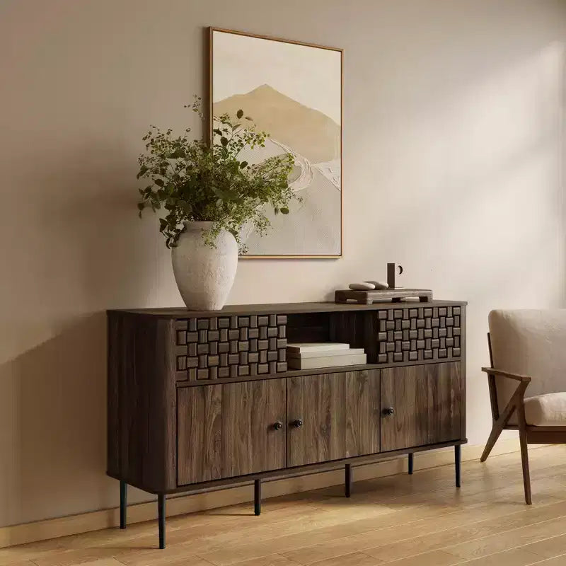 Ciemny dębowy kredens-barek z trzema przesuwnymi drzwiami w stylu Mid-Century Modern