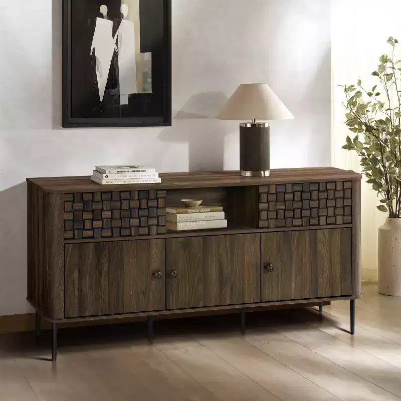 Ciemny dębowy kredens-barek z trzema przesuwnymi drzwiami w stylu Mid-Century Modern